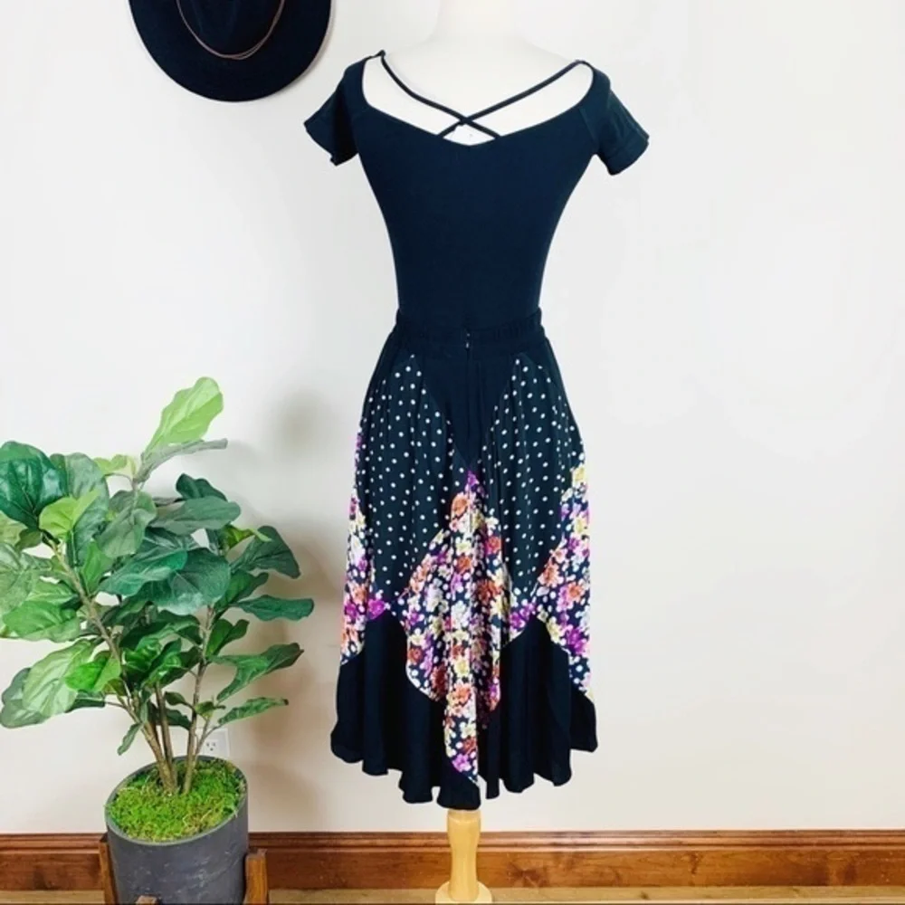 Anthropologie diamonds floral skirt. Size 0